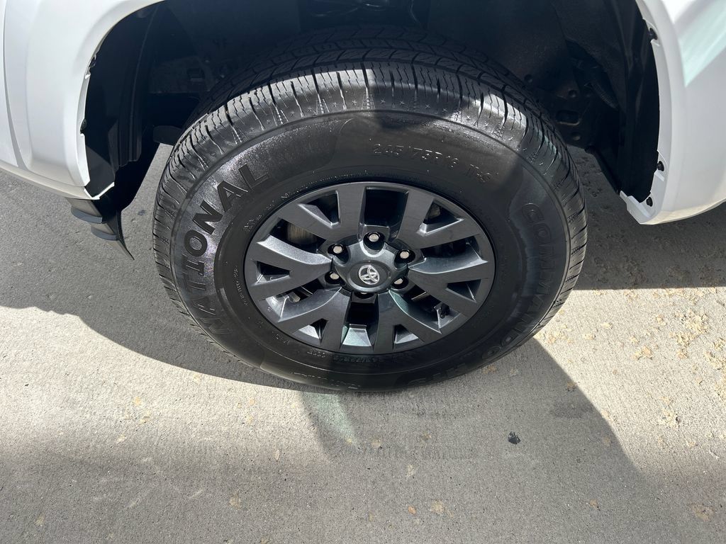 Certified 2023 Toyota Tacoma SR5 AWD/4WD image 16