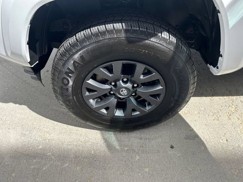 Certified 2023 Toyota Tacoma SR5 AWD/4WD image 16