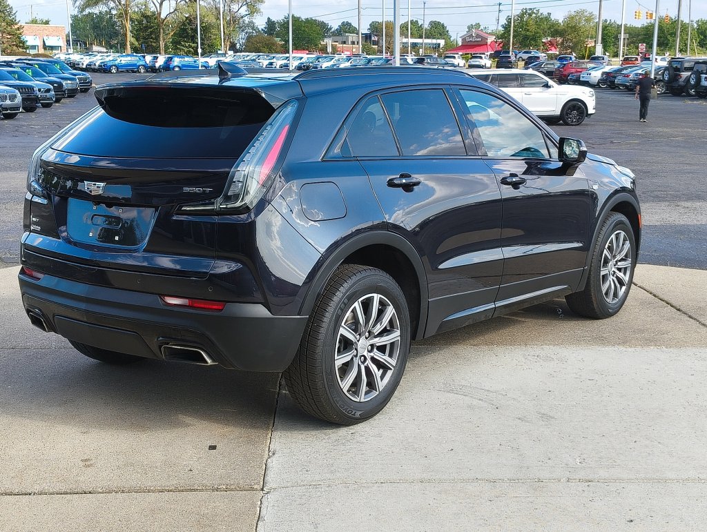 Used 2023 Cadillac XT4 Sport w/ Sun And Sound Package AWD/4WD image 18
