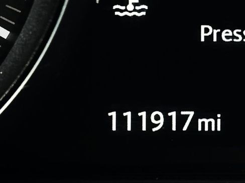 Used 2016 Land Rover Range Rover Sport HSE image 24