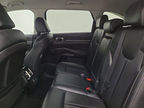Used 2021 Kia Sorento S FWD image 18