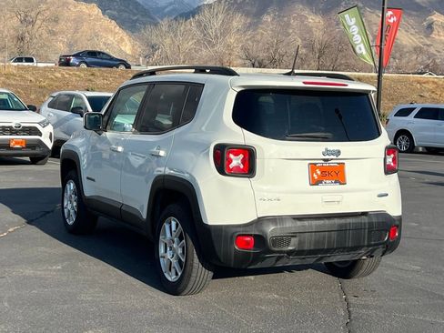 Used 2020 Jeep Renegade Latitude w/ Cold Weather Group AWD/4WD image 11