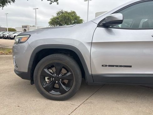 Used 2021 Jeep Cherokee Latitude Plus image 10