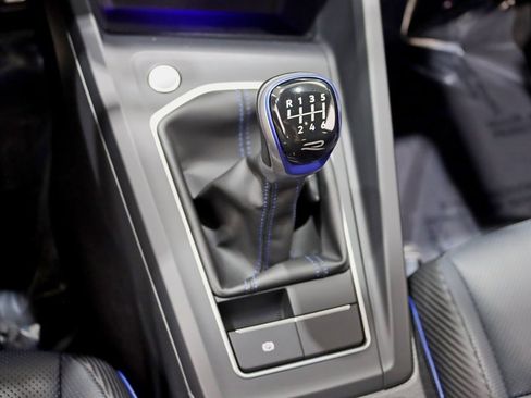 Used 2022 Volkswagen Golf R image 20