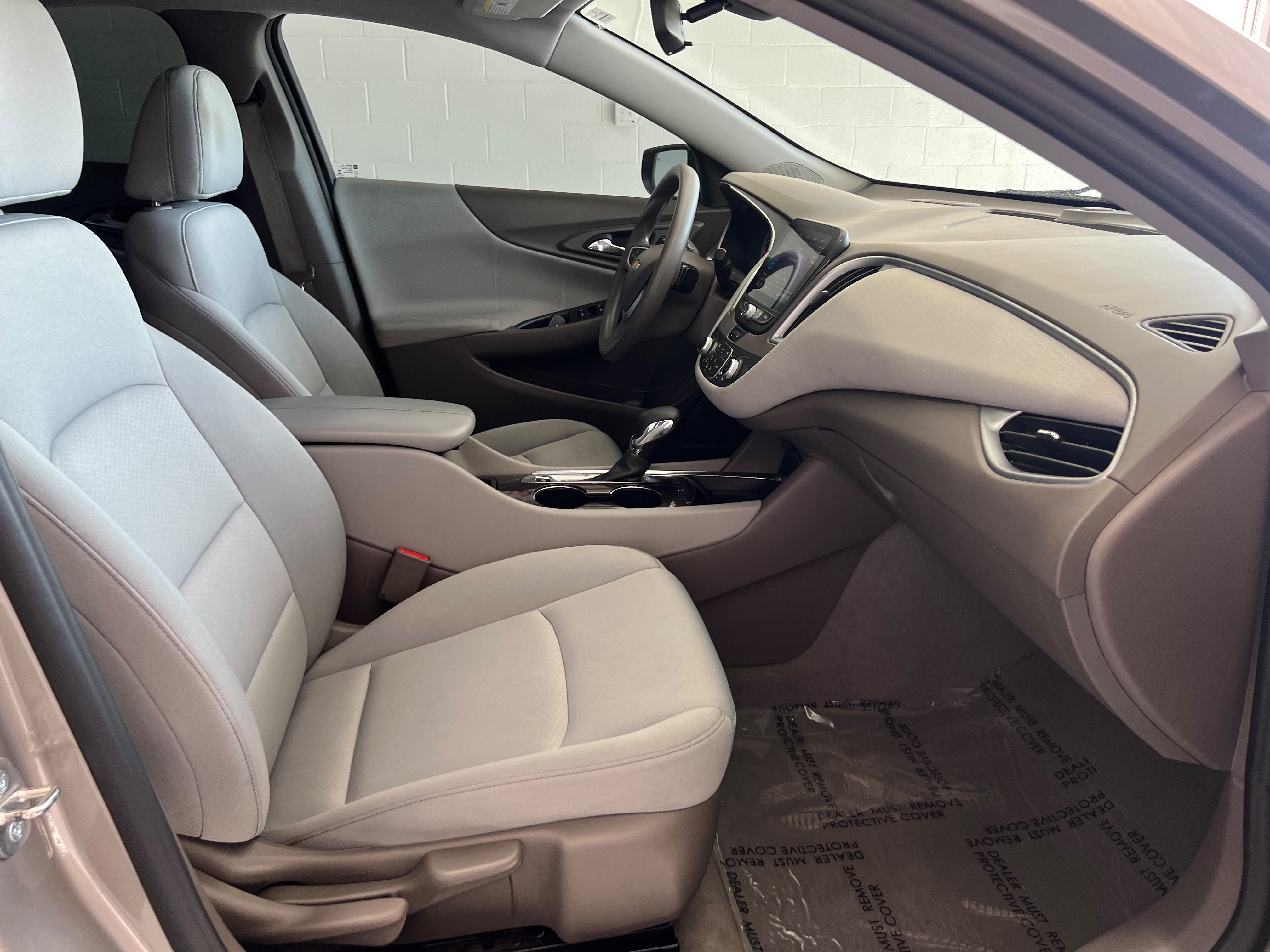 Used 2022 Chevrolet Malibu LT FWD image 14