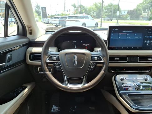 Certified 2023 Lincoln Nautilus Reserve AWD/4WD image 15