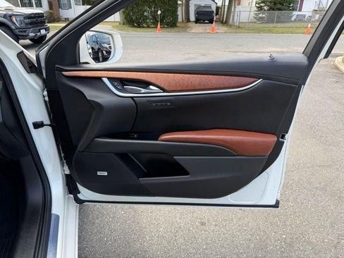 Used 2015 Cadillac XTS Premium AWD/4WD image 14