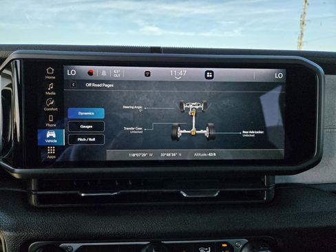 Used 2024 Jeep Gladiator Sport image 12