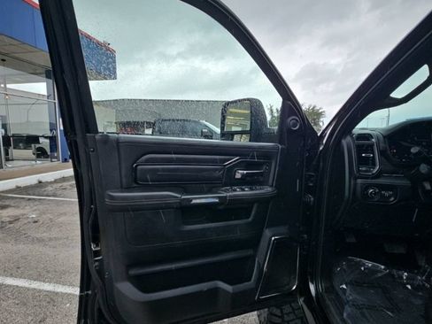 Used 2024 RAM 3500 Limited AWD/4WD image 11