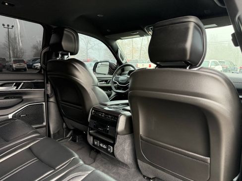 Used 2022 Jeep Wagoneer Series I AWD/4WD image 20