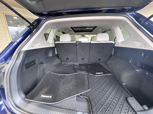 Used 2021 Volkswagen Tiguan SE w/ Panoramic Sunroof Package image 13