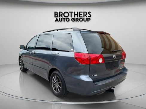 Used 2008 Toyota Sienna XLE Limited FWD image 9