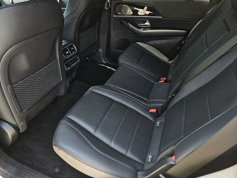 Used 2024 Mercedes-Benz GLS 450 4MATIC image 15