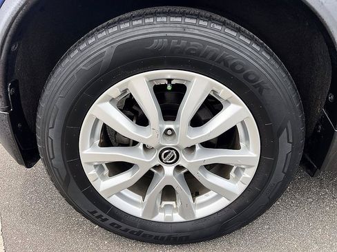 Used 2019 Nissan Rogue SV FWD image 11