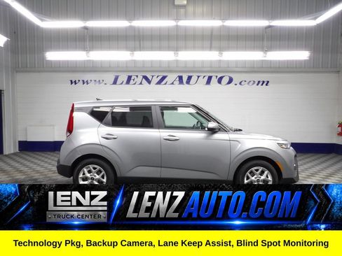 Used 2022 Kia Soul LX w/ Technology Package FWD image 1