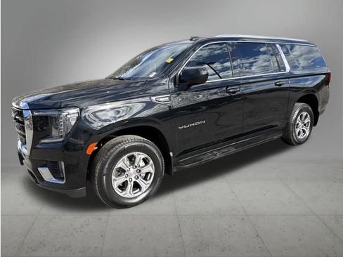 Used 2023 GMC Yukon XL SLE image 1