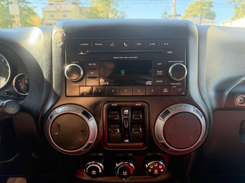 Used 2017 Jeep Wrangler Unlimited Sport w/ Quick Order Package 24S image 16