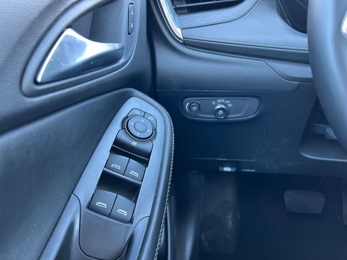 Used 2025 Buick Encore GX Preferred AWD/4WD image 17
