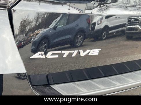 New 2026 Ford Explorer Active RWD image 18