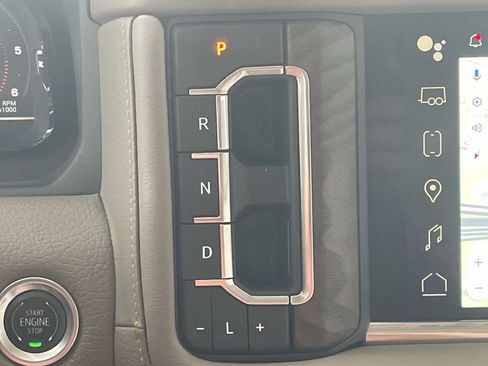 Used 2024 GMC Yukon Denali w/ Denali Reserve Package image 27