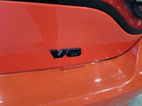 Used 2021 Dodge Charger SXT w/ Blacktop Package image 3