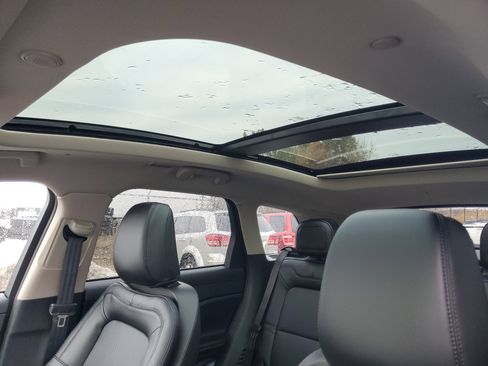 New 2026 Lincoln Corsair Premiere image 11