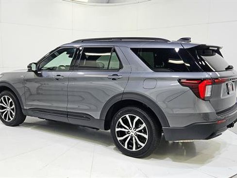 Used 2025 Ford Explorer ST-Line AWD/4WD image 6