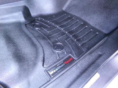 Used 2019 Chevrolet Suburban LT image 42