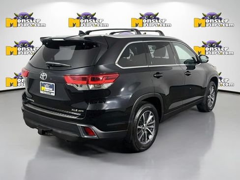 Used 2019 Toyota Highlander XLE AWD/4WD image 5