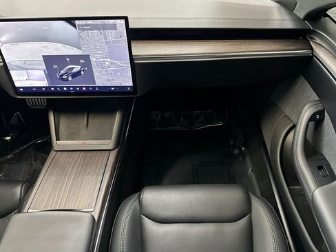 Used 2022 Tesla Model S AWD image 17
