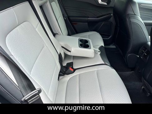 New 2025 Ford Escape SE w/ Class II Trailer Tow Package image 15