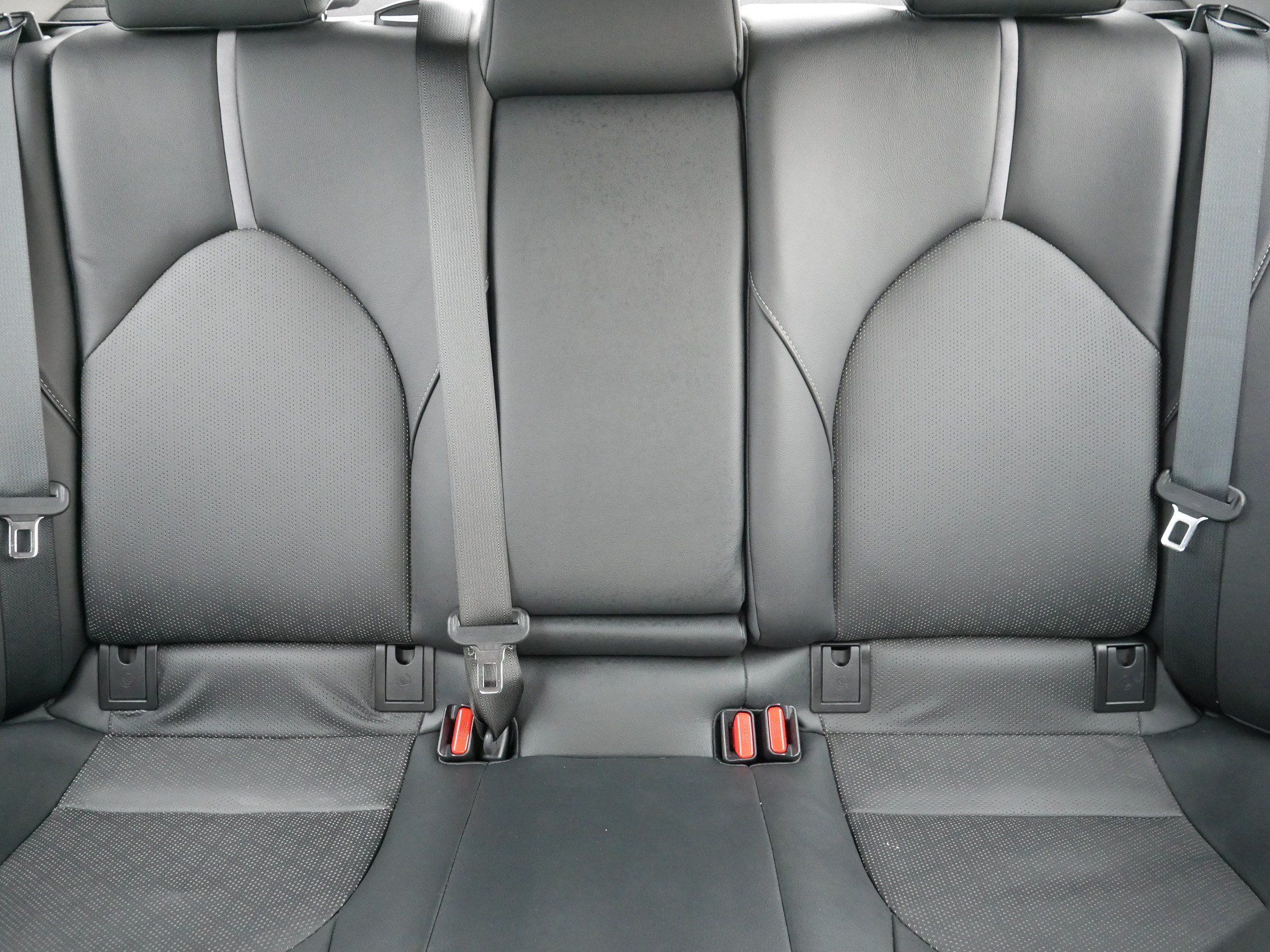 Used 2019 Toyota Camry XSE FWD image 13