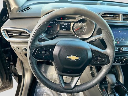 Used 2023 Chevrolet TrailBlazer LT w/ Convenience Package AWD/4WD image 11