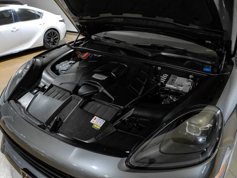 Used 2023 Porsche Cayenne Platinum Edition AWD/4WD image 50