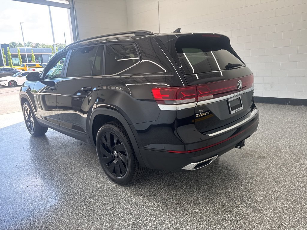 Certified 2026 Volkswagen Atlas SE AWD/4WD image 2
