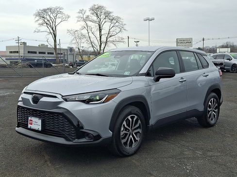 Certified 2025 Toyota Corolla Cross AWD Hybrid image 3