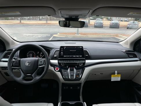 New 2026 Honda Odyssey Touring image 10