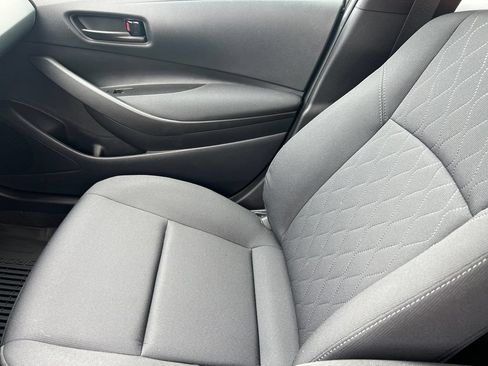 Used 2025 Toyota Corolla LE FWD image 32