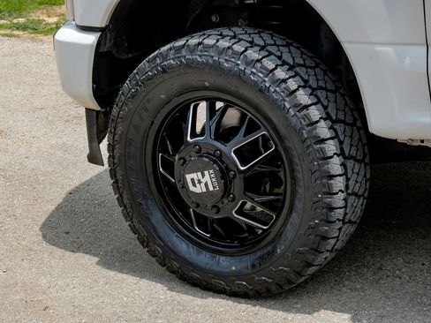 Used 2021 Ford F350 Platinum w/ FX4 Off-Road Package AWD/4WD image 63