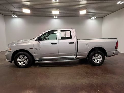 Used 2017 RAM 1500 Express RWD image 30