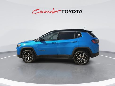 Used 2025 Jeep Compass Limited AWD/4WD image 5