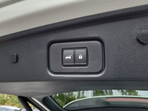 Used 2023 Nissan Pathfinder SL w/ SL Premium Package image 30