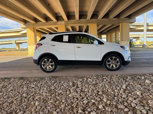 Used 2020 Buick Encore Preferred image 2