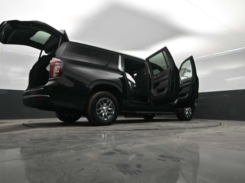 Used 2024 Chevrolet Suburban LT image 50