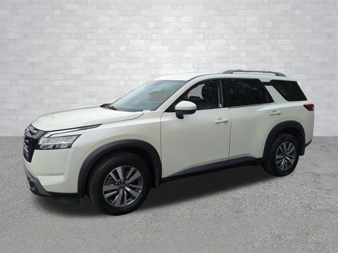 Used 2023 Nissan Pathfinder SL w/ Lighting Package (N92) image 8