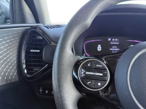 Used 2023 Kia Soul S image 19