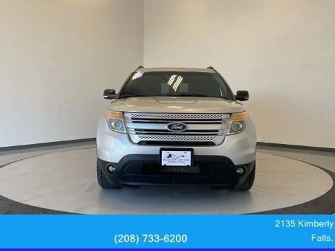 Used 2015 Ford Explorer XLT w/ Equipment Group 202B image 2