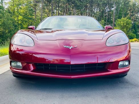 Used 2006 Chevrolet Corvette Convertible w/ Preferred Equipment Group RWD image 19