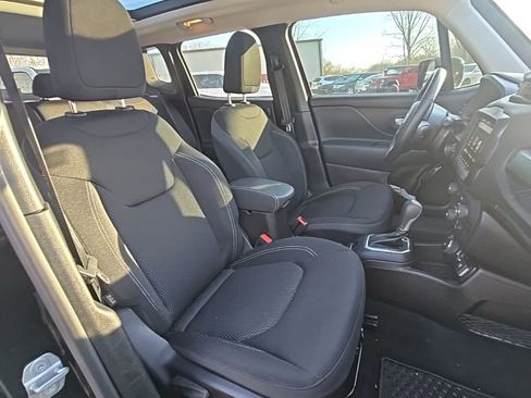 Used 2023 Jeep Renegade Altitude w/ Sun/Sound Group image 17