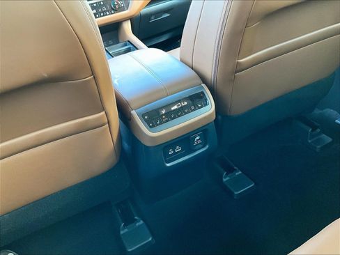 Certified 2025 Nissan Pathfinder Platinum w/ Cargo Package AWD/4WD image 13